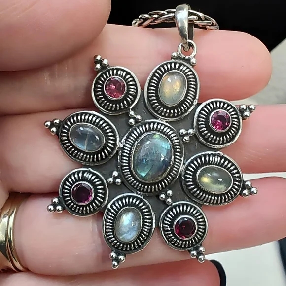 Suarti Sterling Silver Multi Stone Large Starburst or Flower Pendant Necklace - Picture 6 of 10